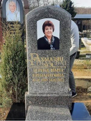 Памятник из цветного гранита 7 — ritualum.ru Памятник из цветного гранита 7 — ritualum.ru
